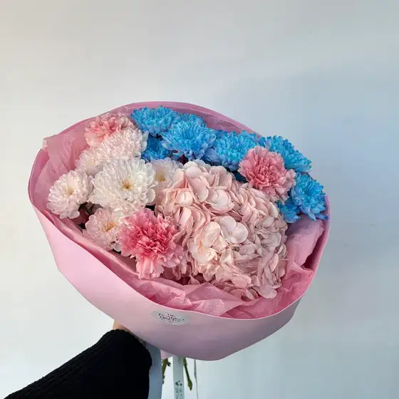 Розовый