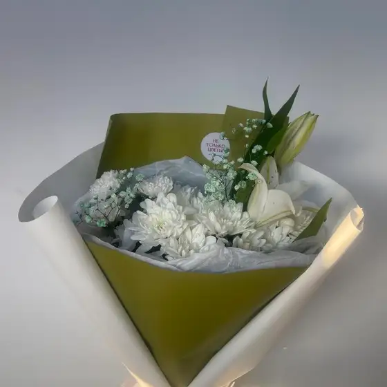 Букет с лилией