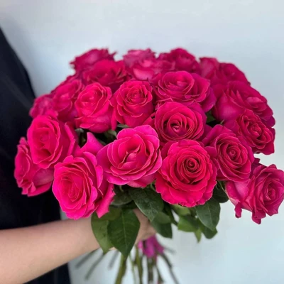  Букет из 25 розовых роз (Эквадор)